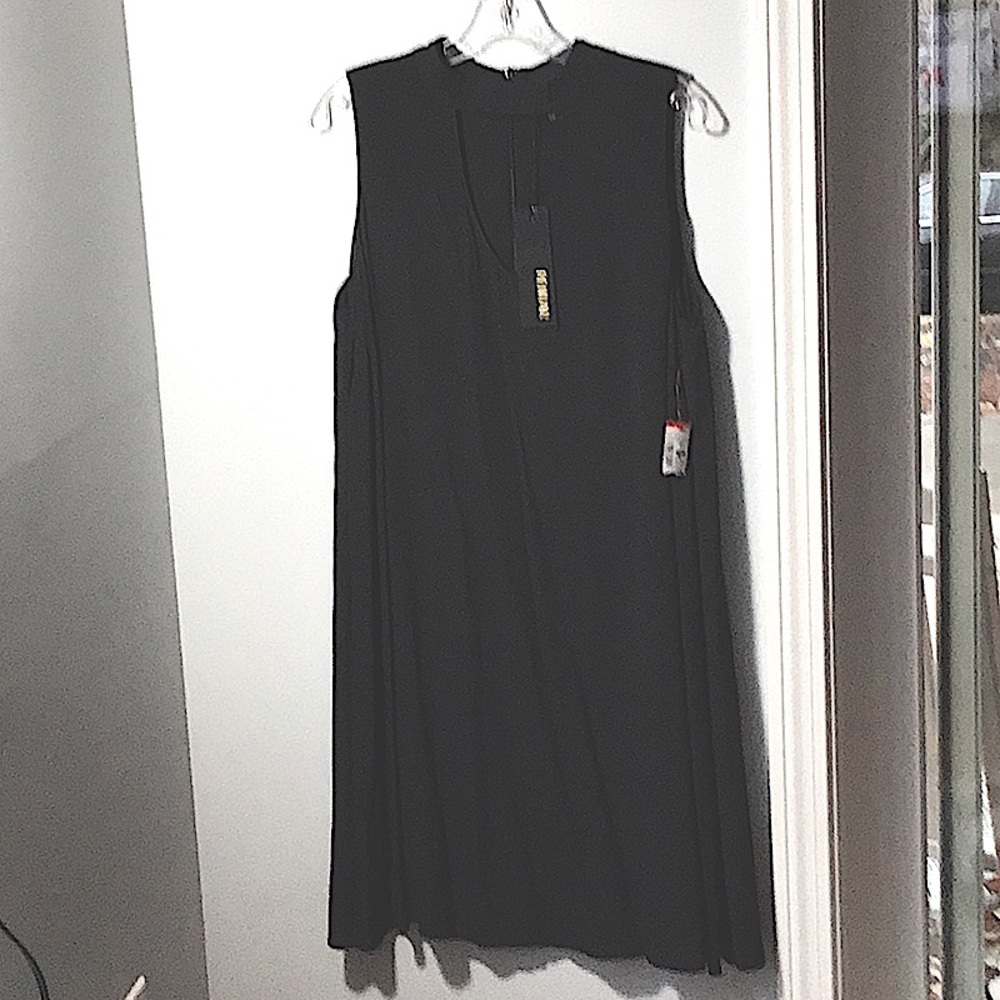 Black beauty.  Cute dress